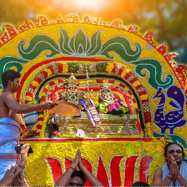 வேறு எங்கும் காணக் கிடைக்காது! - எட்டு ஊர் சுவாமிகள் சந்திப்புடன் குளித்தலையில் களைகட்டிய தைப்பூசம்