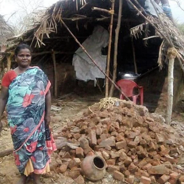 கஜா பாதித்த பள்ளி மாணவர்களின் உடனடி அவசரக் கோரிக்கை! கல்வித் துறையின் கவனத்துக்கு...