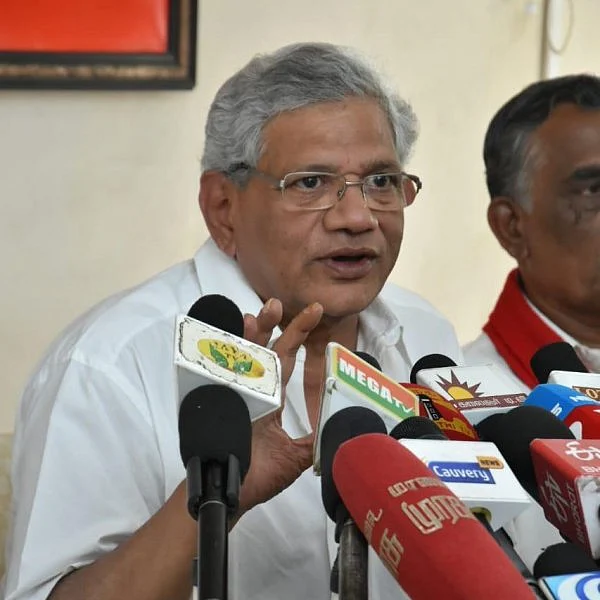 `நாட்டின் பாதுகாப்பில் சமரசம்!' - ரஃபேல் விவகாரத்தில் பி.ஜே.பி-யைச் சாடும் சீதாராம் யெச்சூரி