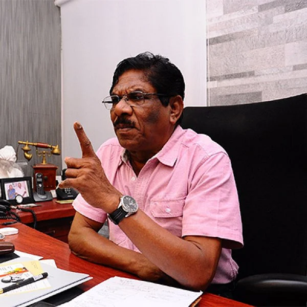 `தமிழகத்தில் வெற்றிடம் உருவாகியுள்ளது! - இயக்குநர் பாரதிராஜா வருத்தம்