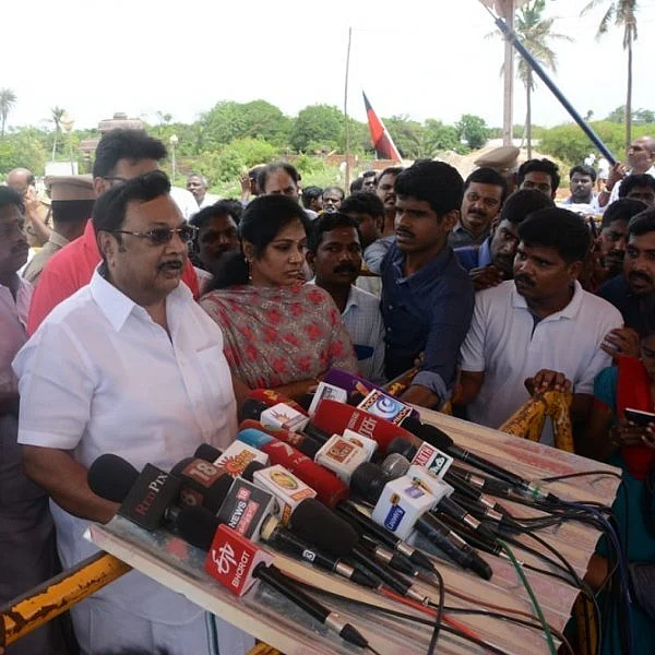 "அழகிரியால்தான் தென் மாவட்டங்களில் தி.மு.க. பலம் பெறும்!" ஆதரவாளர் மன்னனின் லாஜிக்