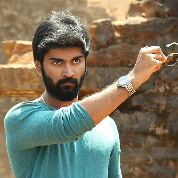 "ஆக்ஷன் அதர்வா, அதகள கருணாகரன், 'மரண' காமெடி..." - 'செம போத ஆகாதே' படம் எப்படி?