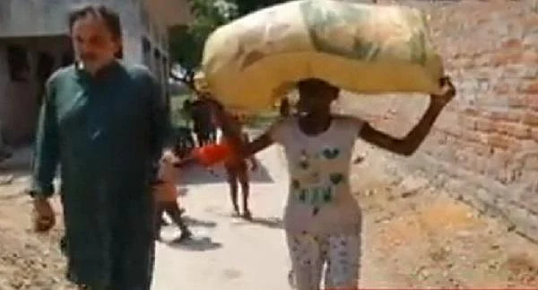 ``வேலையே இல்லாதபோது எங்குபோய் வேலை கேட்க?” - கேள்விகளால் கவனம் ஈர்த்த உ.பி சிறுமி