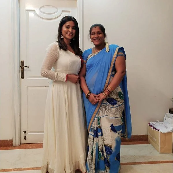``என் குழந்தை நடிகை சினேகா மேடம் பையன் மாதிரி சமர்த்தா இருக்கணும்'' - சென்றாயன் மனைவி