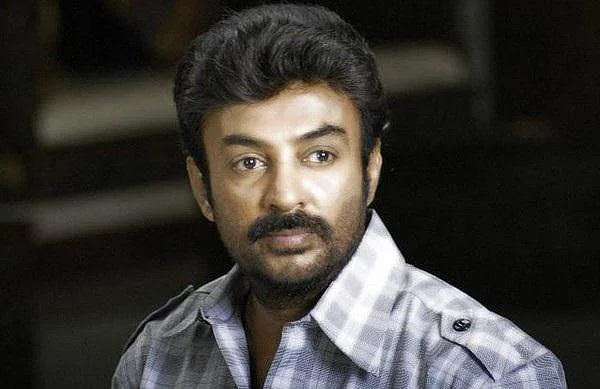 "படம் ஹிட்டானாலும் சரி, பிறந்தநாளானாலும் சரி... கொண்டாட்டம் பிடிக்காது!" - 'மைக்' மோகன் #HBDMohan