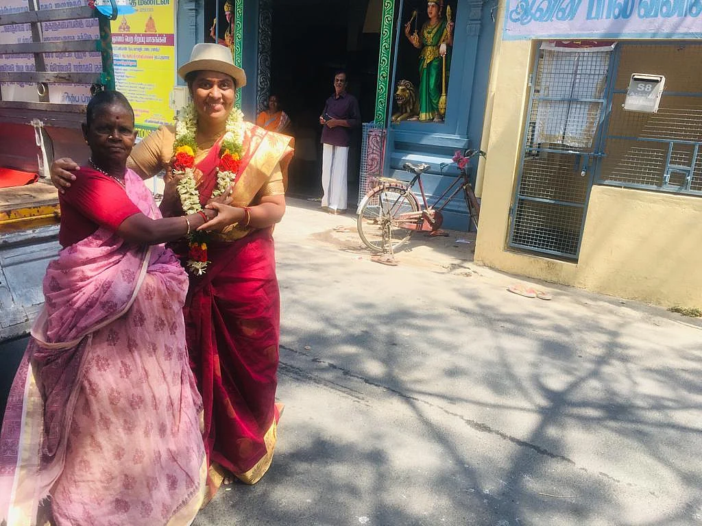 `சந்திரமுகி அரசியல்வாதிகள்... விஞ்ஞான தி.மு.க... ஊழல் கூட்டணி!' `தொப்பி' ராஜேஸ்வரி பிரியா