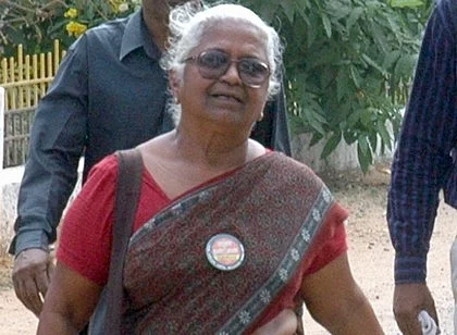பேரறிவாளனுடன் தாயார் அற்புதம்மாள் சந்திப்பு