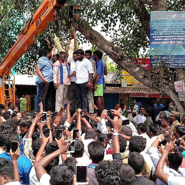 சேலத்தில் அம்பேத்கர் சிலை உடைப்பு! - காவல் துறையினர் அதிரடி நடவடிக்கை