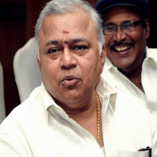 ``கீழ்த்தரமான பேச்சு மேன்மையை உயர்த்தாது!"- ராதாரவிக்கு நடிகர் சங்கம் கண்டனம்