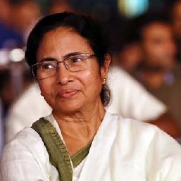 45 ஆண்டுகளுக்குப் பின்னர் அமைச்சரவைக் கூட்டம்: நிகழ்த்திக்காட்டிய முதல்வர் மம்தா!
