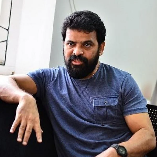 ``என் கேரக்டர்ல விஜய் சேதுபதியைப் பொருத்திப் பார்க்காதீங்க ப்ளீஸ்!" - `வடசென்னை' அமீர்