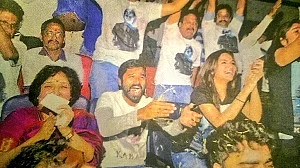 ‘என்ன தனுஷ்.. உங்க வீட்ல தங்கிக்கட்டுமா?’ ஜாலி மாமனார் ரஜினி!