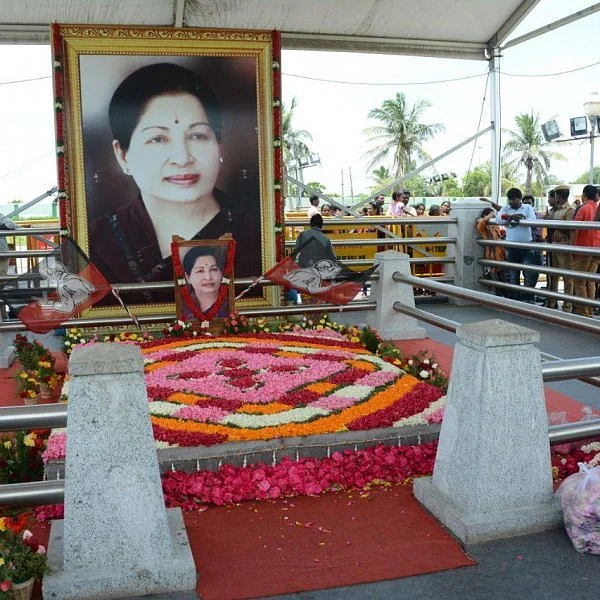 ` ஜெயலலிதாவை குற்றவாளி எனக் கூறக் கூடாது!' - நீதிமன்ற உத்தரவால் உற்சாகத்தில் அ.தி.மு.க.