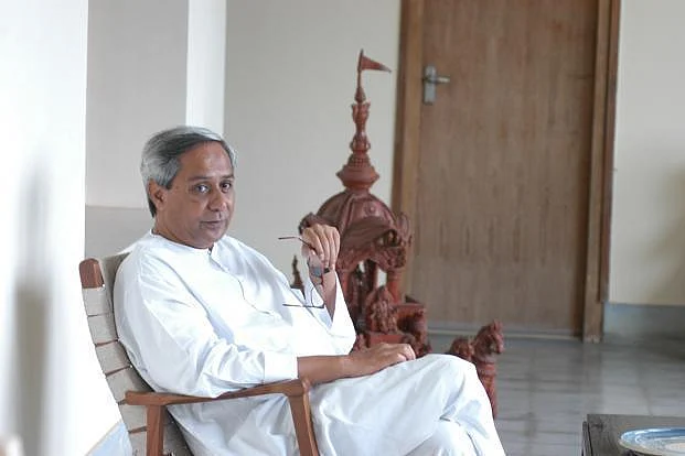 பணிந்தது ஃபானி... அங்கே நவீன் இருக்கிறார்!