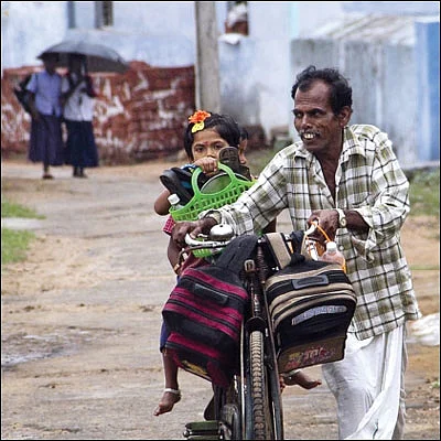 ஆண்பால் பெண்பால் அன்பால் - 28