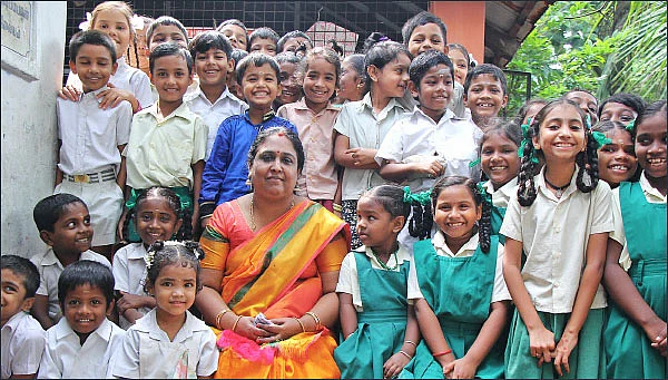 எழுத்துக்கு அப்பால் - தொகுப்பு: வெ.நீலகண்டன்