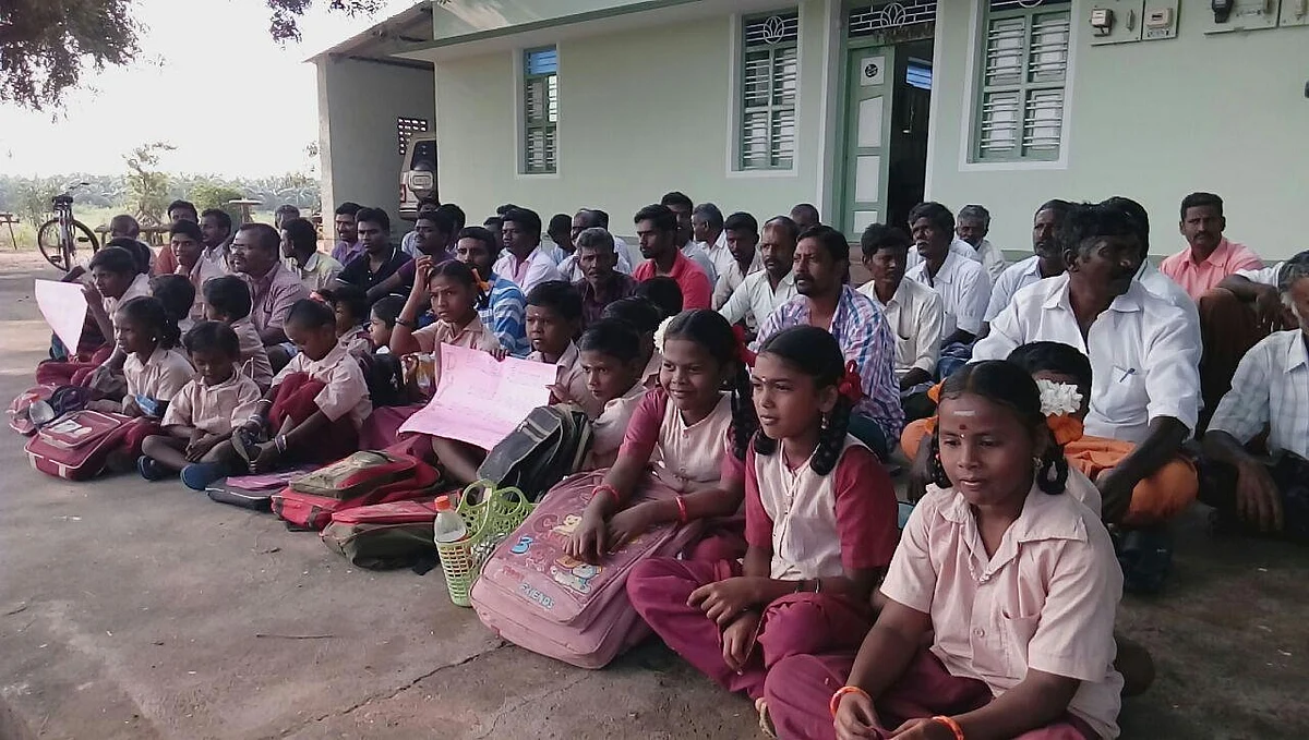 அச்சுறுத்தும் தொழிற்சாலை கழிவுகள்! - கொதித்தெழுந்த பள்ளி மாணவர்கள்