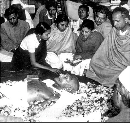 காந்தியின் மறைவும், பெரியார் இயக்கமும்