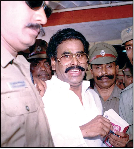 சசிகலா ஜாதகம் - 72 - நடராசன் கைதும் ஜெயலலிதா பல்டியும்!