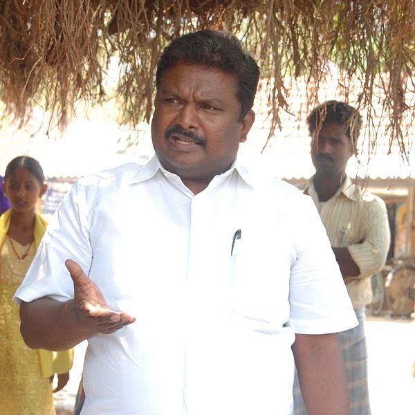 ''பல அனிதாக்களின் கனவைப் பறித்த நீட் தேர்வு'' - வைரலாகும் சிவசங்கரின் ஆதங்கப் பதிவு!