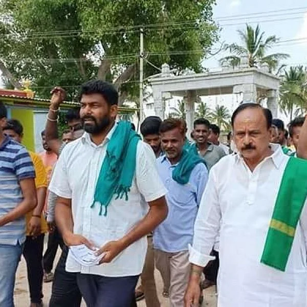 தமிழக விவசாயிகளை அரவணைத்த கன்னட மக்கள்! - கர்நாடகத் தேர்தல் பிரசாரத்தில் நடந்த ருசிகரம்