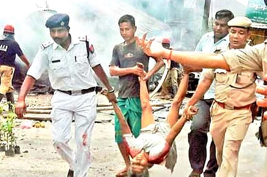 அசாமில் துப்பாக்கிச்சூடு, குண்டுகளை வீசி பயங்கரவாதிகள் தாக்குதல்! - 14 பேர் பரிதாப பலி