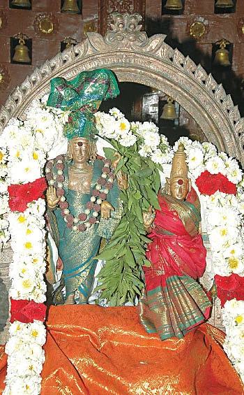 சிறுவனுக்கு தலைசாய்த்த சிவம்!