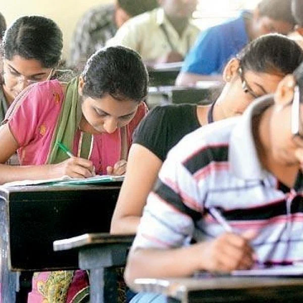 தமிழ்நாட்டு மாணவர்களை ஏன் வேறு மாநிலத்துக்கு மாற்றினோம்? சிபிஎஸ்இ பதில்