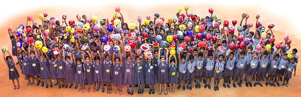 கடிவாளங்களைக் கழற்றிய கலக்கல் கலர் கலாட்டா!