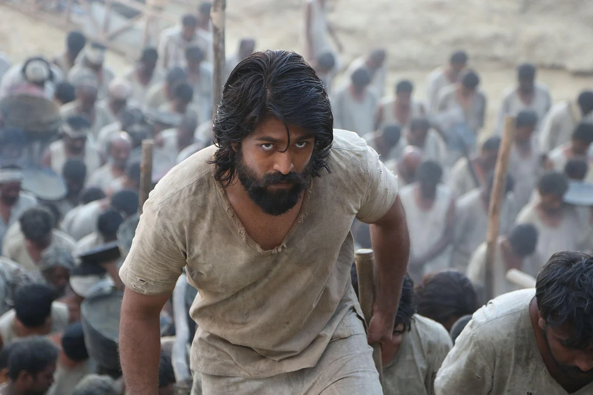 மாஸ்! மாஸ்!! மாஸோ மாஸ்!!! மாஸுக்கெல்லாம் மாஸ்!!!! அப்படியிருக்கிறது #KGF