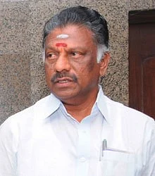 கோட்சே சிலை: கூர்ந்து கவனிப்பதாக முதல்வர் ஓ.பி.எஸ் தகவல்!