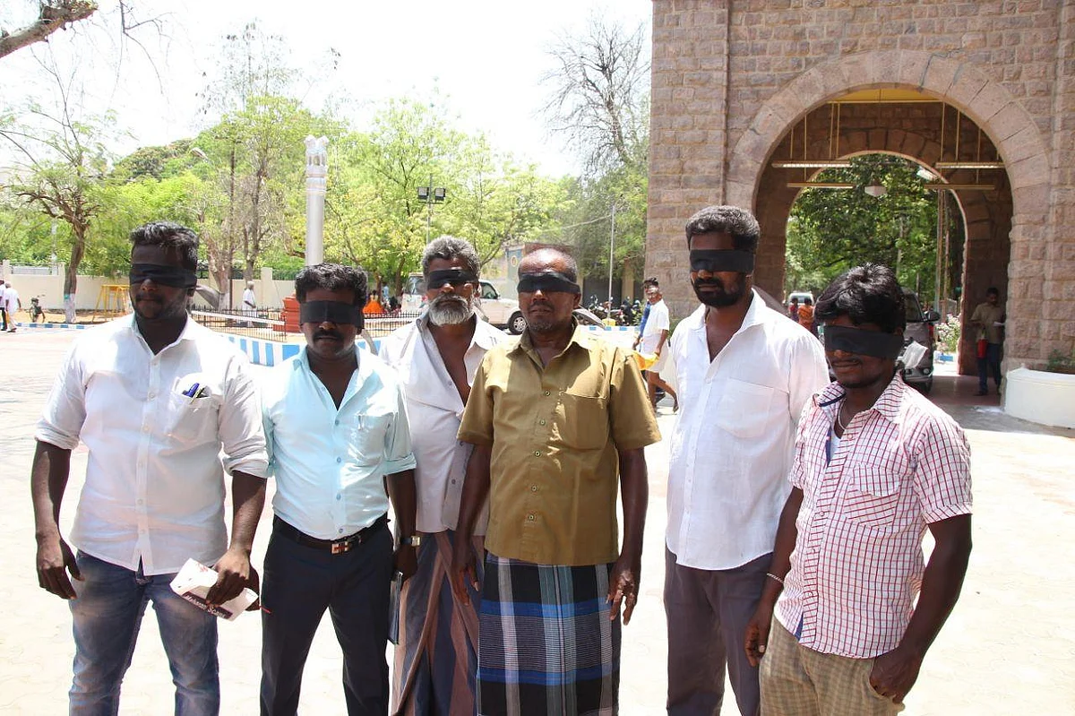 'மன உளைச்சலுக்கு ஆளாகிறோம்; நடனத்துக்கு தடை விதியுங்கள்'- கலெக்டரிடம் முறையிட்ட பழங்குடியினர்