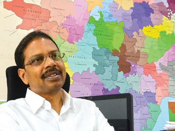 `இரு சக்கர வாகனத்தில் கொண்டு செல்லப்பட்ட விவிபேட் இயந்திரத்தில் 15 வாக்குகள் பதிவு!'- சத்யபிரதா சாகு