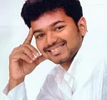டெல்லியில் ஹஜாரேவை சந்திக்கிறார் நடிகர் விஜய்!