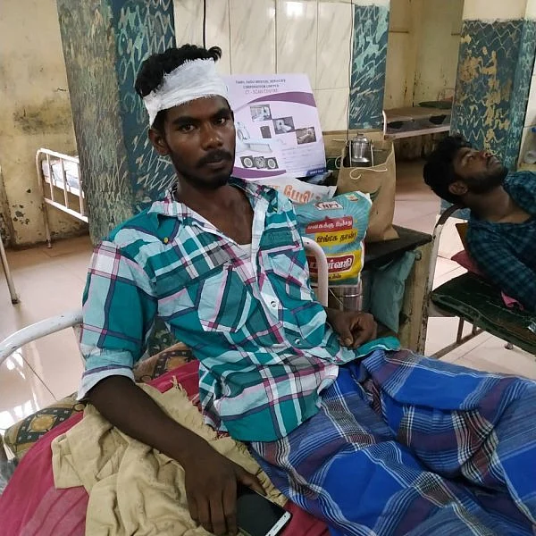 `நாங்க என்ன தப்பு பண்ணினோம்; வண்டியை முந்திப்போனது குத்தமா!-பாதிக்கப்பட்ட சகோதரர்கள் வேதனை