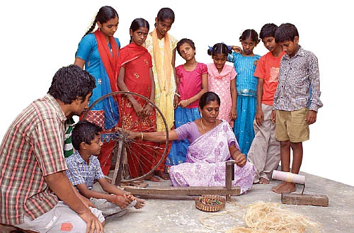 பளபளக்கும் பனானா ஆடைகள் !