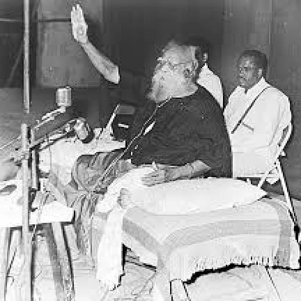 பெரியாரையும் சாதிக்குள் அடைக்கிறதா தமிழ்நாடு அரசுப் பணியாளர் தேர்வாணையம்?