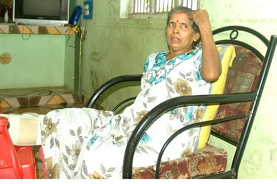 'கைநிறைய சம்பளம் எதிர்பார்த்தேன், கையை இழந்தேன்...!'- 'சவுதி ரிட்டர்ன்' கஸ்தூரி கண்ணீர் பேட்டி