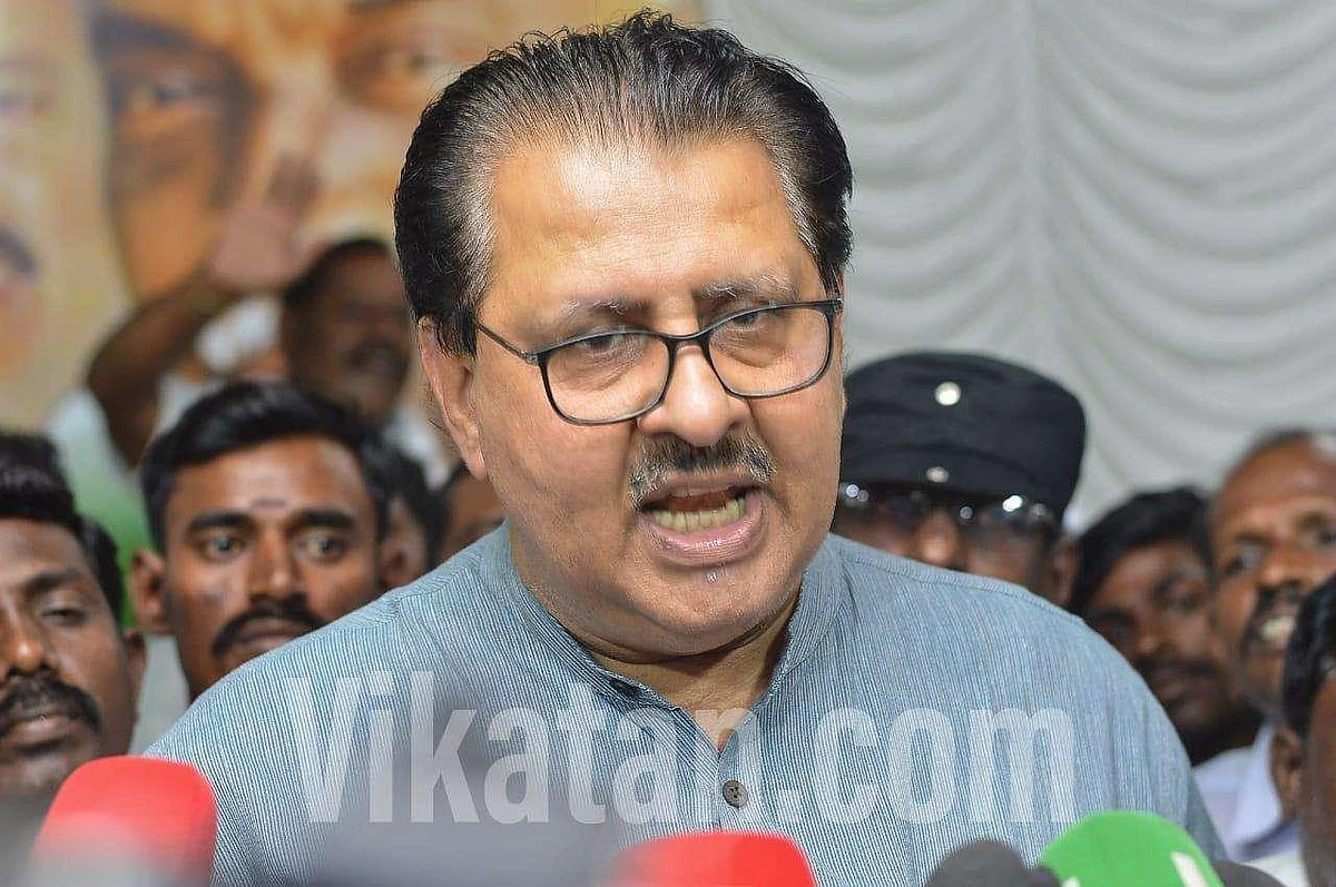 'இந்தத் தேர்தல் காந்திக்கும் கோட்சேவுக்குமான போராட்டம்' - சஞ்சய் தத்