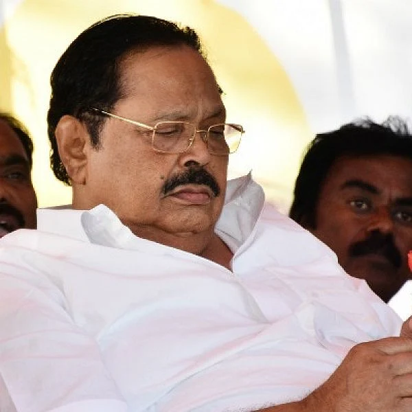 `ஆணுக்கும் ஆணுக்கும் கல்யாணமா... காட்டுமிராண்டித்தனம்!' - துரைமுருகன்
