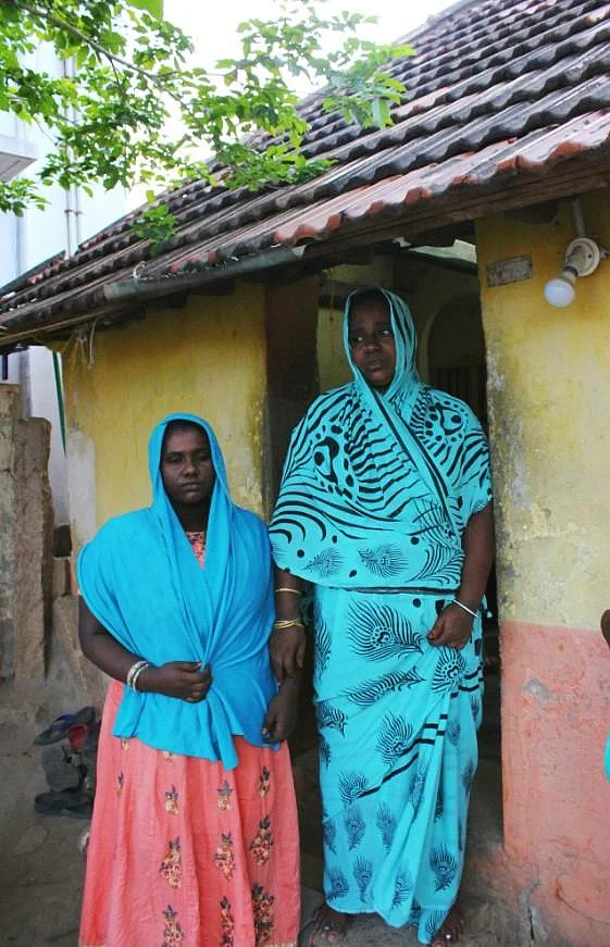 "அட்மிஷன் கொடுக்கத் தயங்கின பள்ளியில, வகுப்பில் முதல் மாணவியா வந்திருக்கேன்!" - ப்ளஸ்டூ விழிச்சவால் ஹலிமா