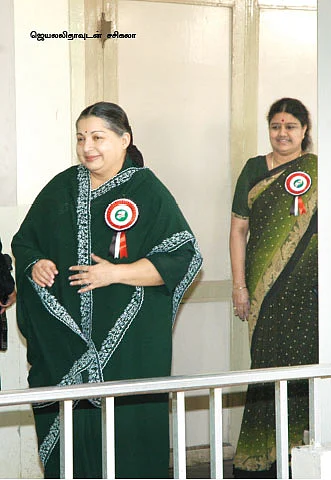 சசிகலா என் உறவினர் அல்ல... சுதாகரன் வளர்ப்பு மகனும் அல்ல!
