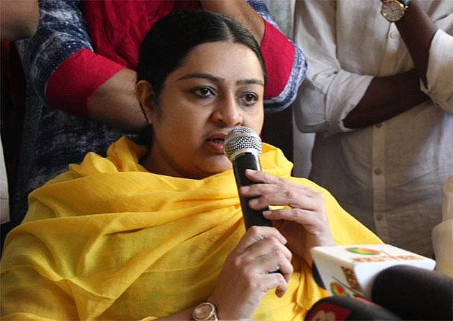 சசிகலா தரப்பு என்னை குறுக்கு விசாரணைக்கு அழைக்காதது ஏன்..? ஜெ. தீபா கேள்வி!