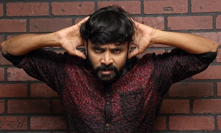 'நோஞ்சான் ஆரவ்வை என் எதிரியாகப் பார்க்கவில்லை' - சினேகனின் பிக்பாஸ் அனுபவம் #VikatanExclusive