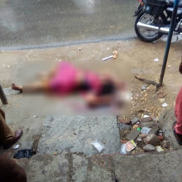 புகார் அளித்துவிட்டு வெளியே வந்த பெண் வெட்டிக் கொலை!- காவல் நிலைய வாசலில் நடந்த பயங்கரம்