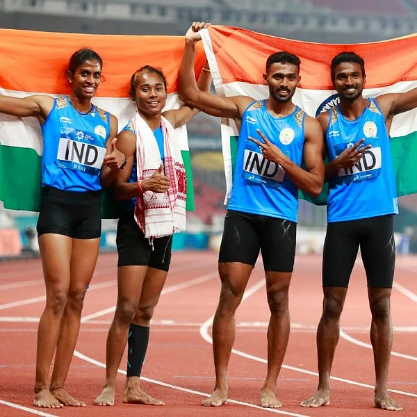 தடகளத்தில் கலக்கும் வீரர்கள் - 50 வது பதக்கத்தைத் தொட்ட இந்தியா! #AsianGames2018