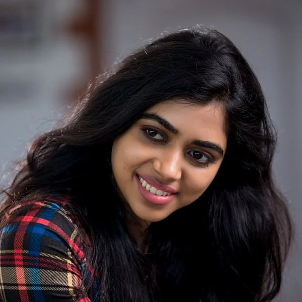 நடிகை லவ்லீன் சந்திரசேகர் போட்டோஷூட் ஸ்டில்ஸ்