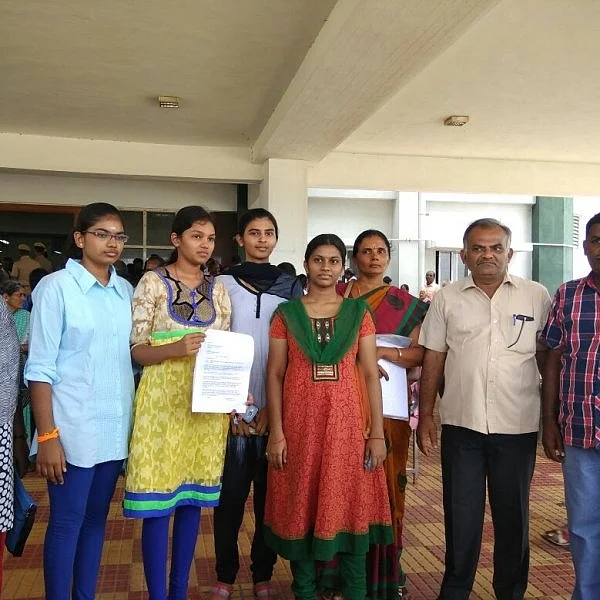 '' 'நீட்' தேர்வு முறையை ரத்து செய்ய வேண்டும்!'' - கட்-ஆஃப் டாப்பர்ஸ் மாணவிகளின் கோரிக்கை