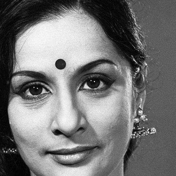 ``80 கோடி ரூபாய் சொத்தை ஏன் அபகரித்தார்கள்?” கண்ணீருடன் விவரிக்கும் நடிகை காஞ்சனா