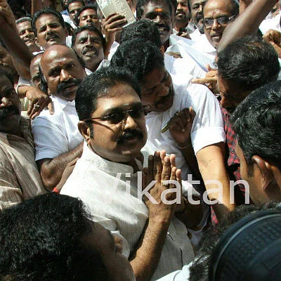 அ.தி.மு.க துணைப் பொதுச்செயலாளராகப் பொறுப்பேற்றார் டி.டி.வி.தினகரன்!